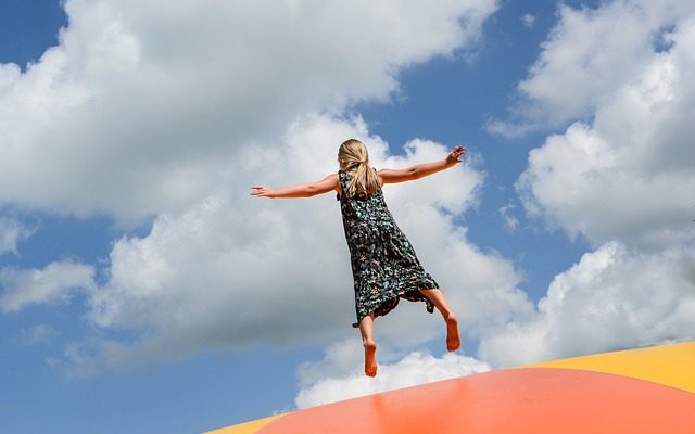 Comment nettoyer les excréments d'oiseaux d'un trampoline