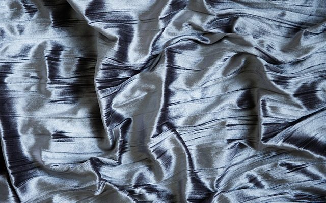 Quelle est la différence entre les draps satin satin satin ?